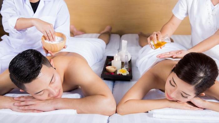 Massage Batam - Layanan Cepat Datang dan Profesional (Putri SPA). Setiap orang membutuhkan waktu untuk beristirahat dari rutinitas yang padat, termasuk Anda yang tinggal atau sedang berada di Batam. Putri Spa hadir untuk memberikan kenyamanan dan relaksasi tanpa harus keluar rumah. Dengan layanan pijat profesional yang bisa dipesan kapan