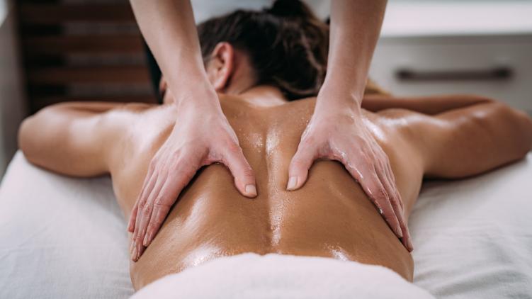 Massage Spa Panggilan 24 Jam Layanan Terbaik (Putri-Spa). Putri Spa adalah layanan pijat panggilan yang beroperasi selama 24 jam, menawarkan kenyamanan dan kemudahan bagi mereka yang mencari relaksasi dan perawatan tubuh di tempat dan waktu pilihan mereka. Dengan tim terapis yang profesional dan berpengalaman, Putri Spa menyediakan
