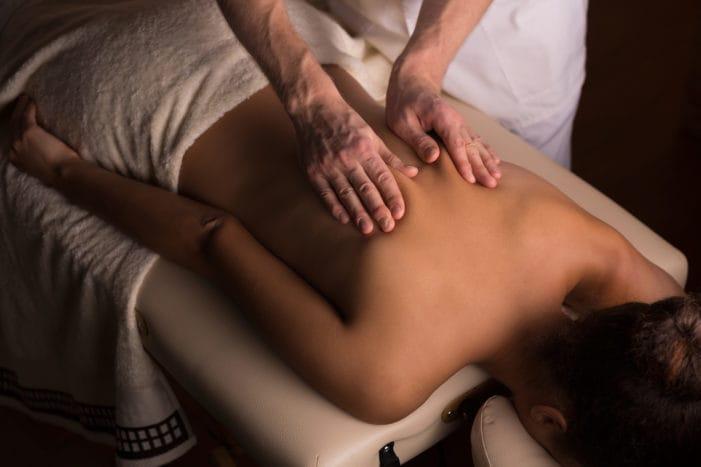 Terapis Pijat Panggilan 24 Jam (Putri-Spa). Putri Spa adalah layanan pijat panggilan yang beroperasi selama 24 jam, menawarkan kenyamanan dan kemudahan bagi mereka yang mencari relaksasi dan perawatan tubuh di tempat dan waktu pilihan mereka. Dengan tim terapis yang profesional dan berpengalaman, Putri Spa menyediakan